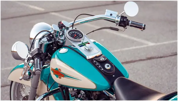 Mitä tehdä moottoripyörän haarukalla, joka on kantapäässä?