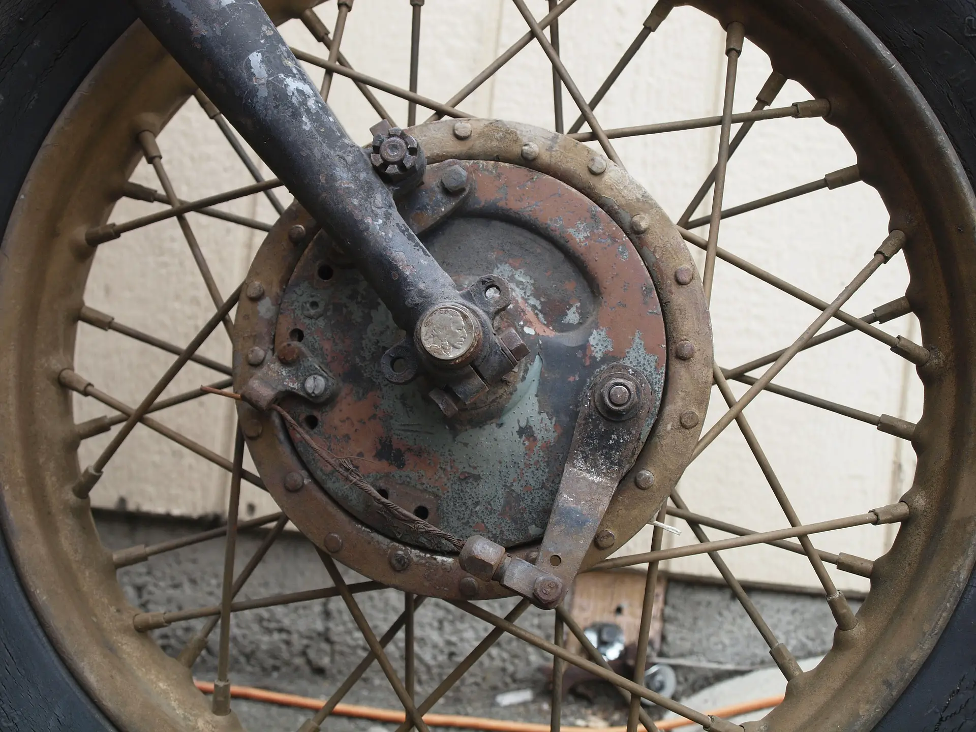 錆びたオートバイのブレーキディスク：何をすべきか？