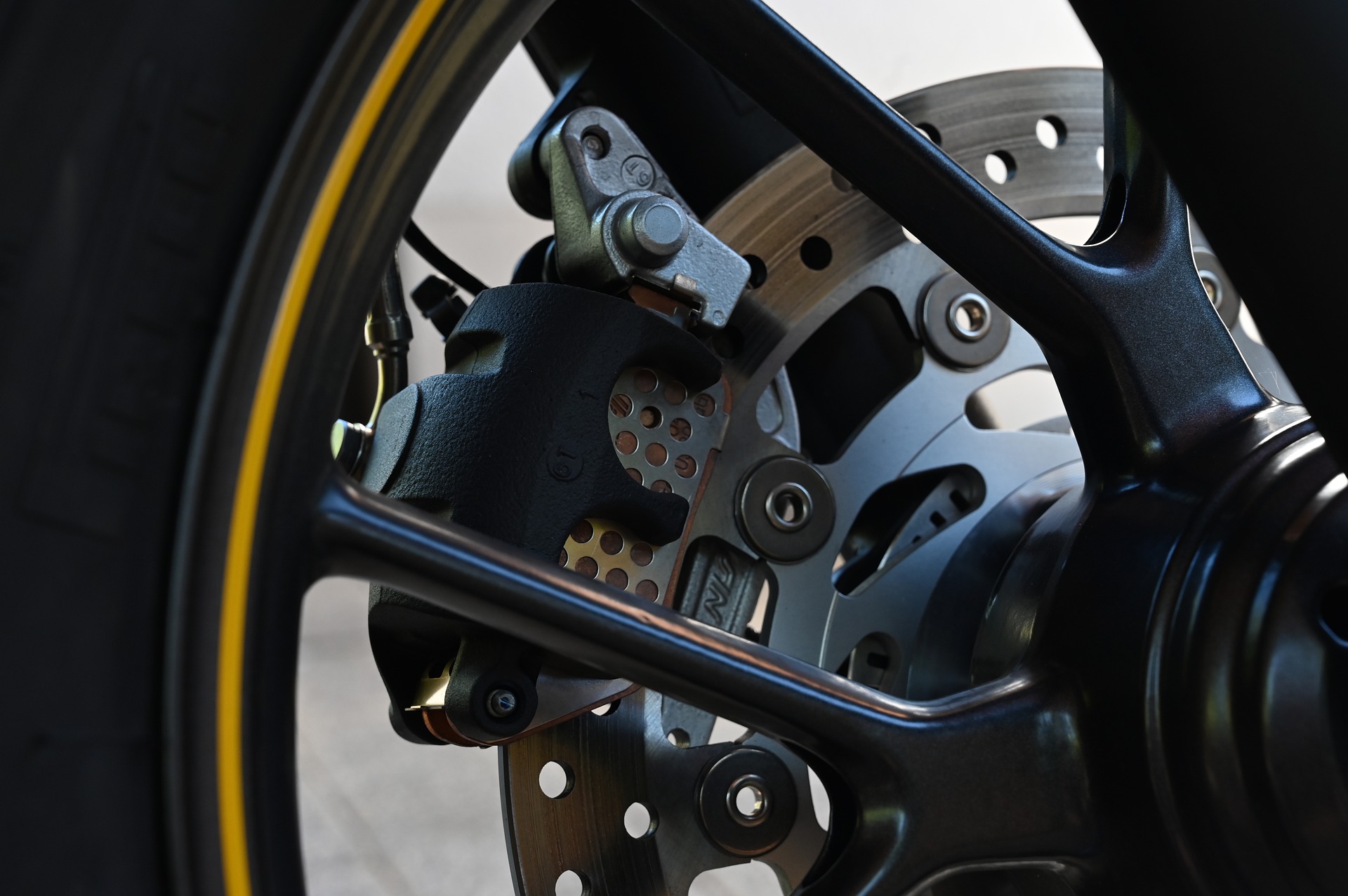 Comment nettoyer des freins de moto ?
