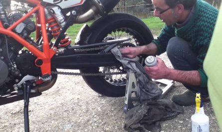 une graisse de chaîne moto qui ne coule pas
