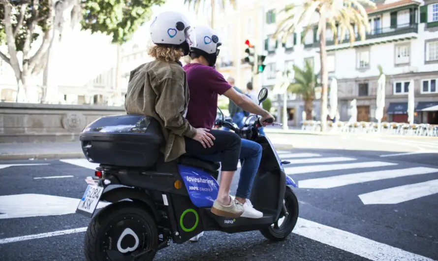 Come frenare con uno scooter?