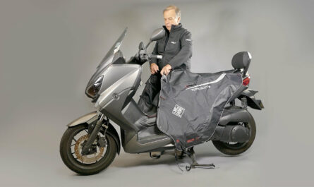 Comment mettre une jupe de scooter?